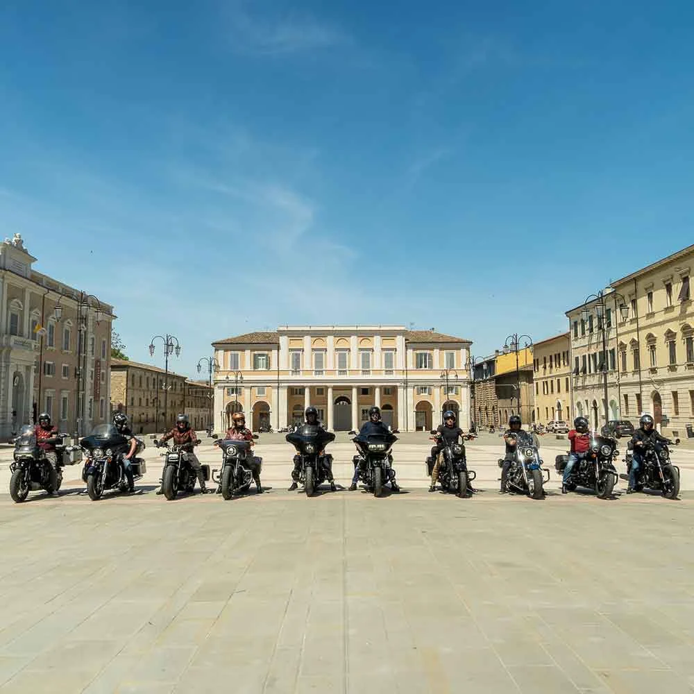 PIAZZA_GARIBALDI_HARLEY.webp 